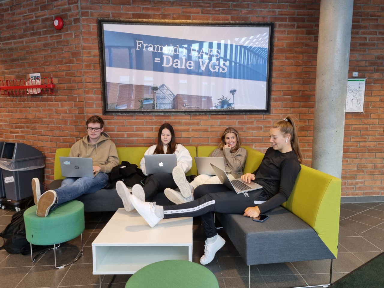 Elevar på Dale vgs