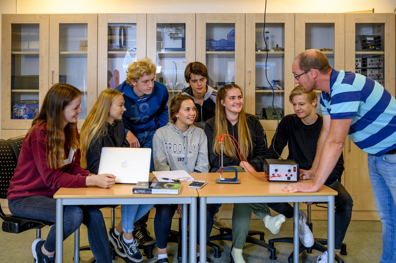 Dale vgs elevar i fysikkundervisning