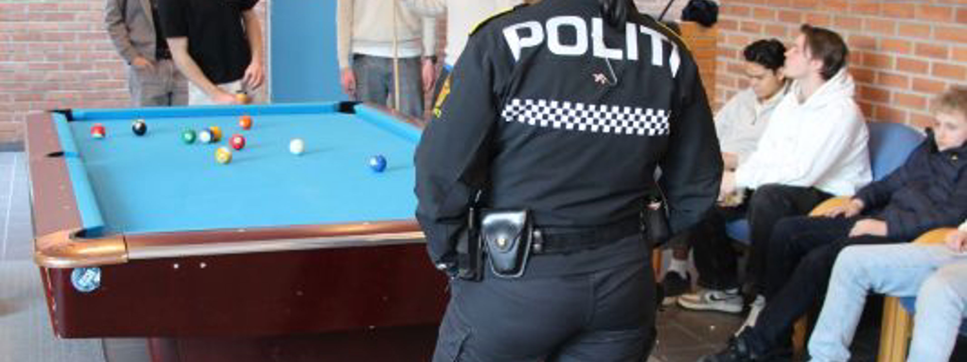 Politi på besøk på Dale vgs