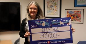 Gro mottar sjekk